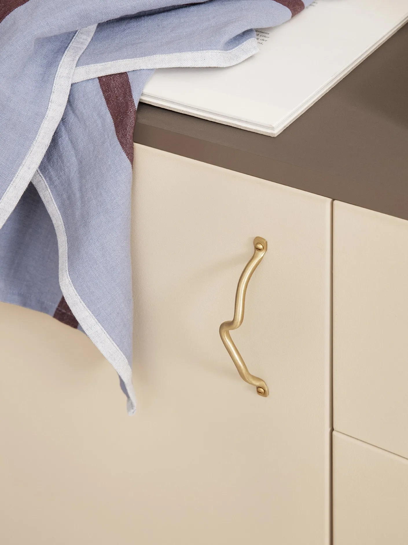 Curvature Handle