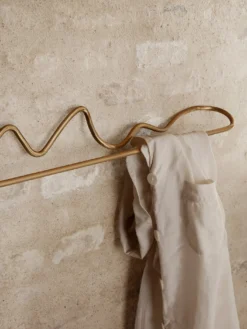 Curvature Towel Hanger