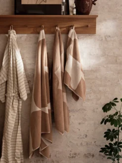 Ebb Hand Towel