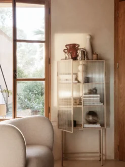 Haze Vitrine - Reeded Glass