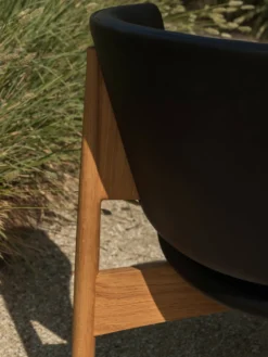 Herman Lounge Chair - Wood - Vegea