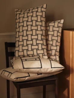 Lattice Offset Cushion