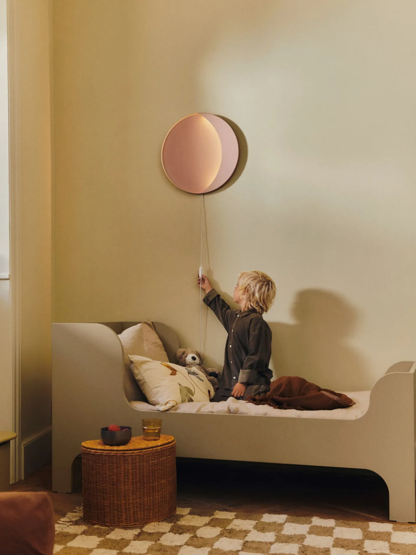 Neba Wall Lamp