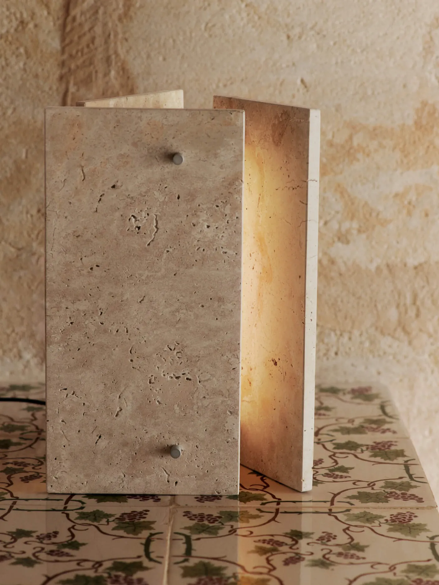 Oeste Table Lamp
