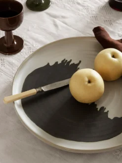 Omhu Centrepiece