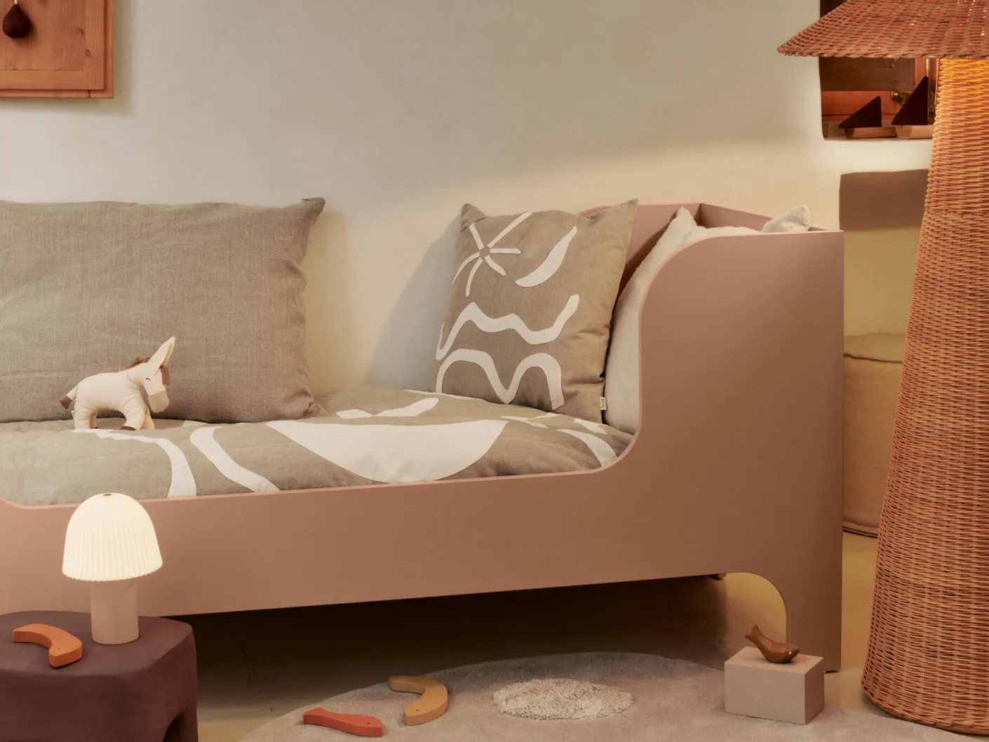Sill Junior Bed