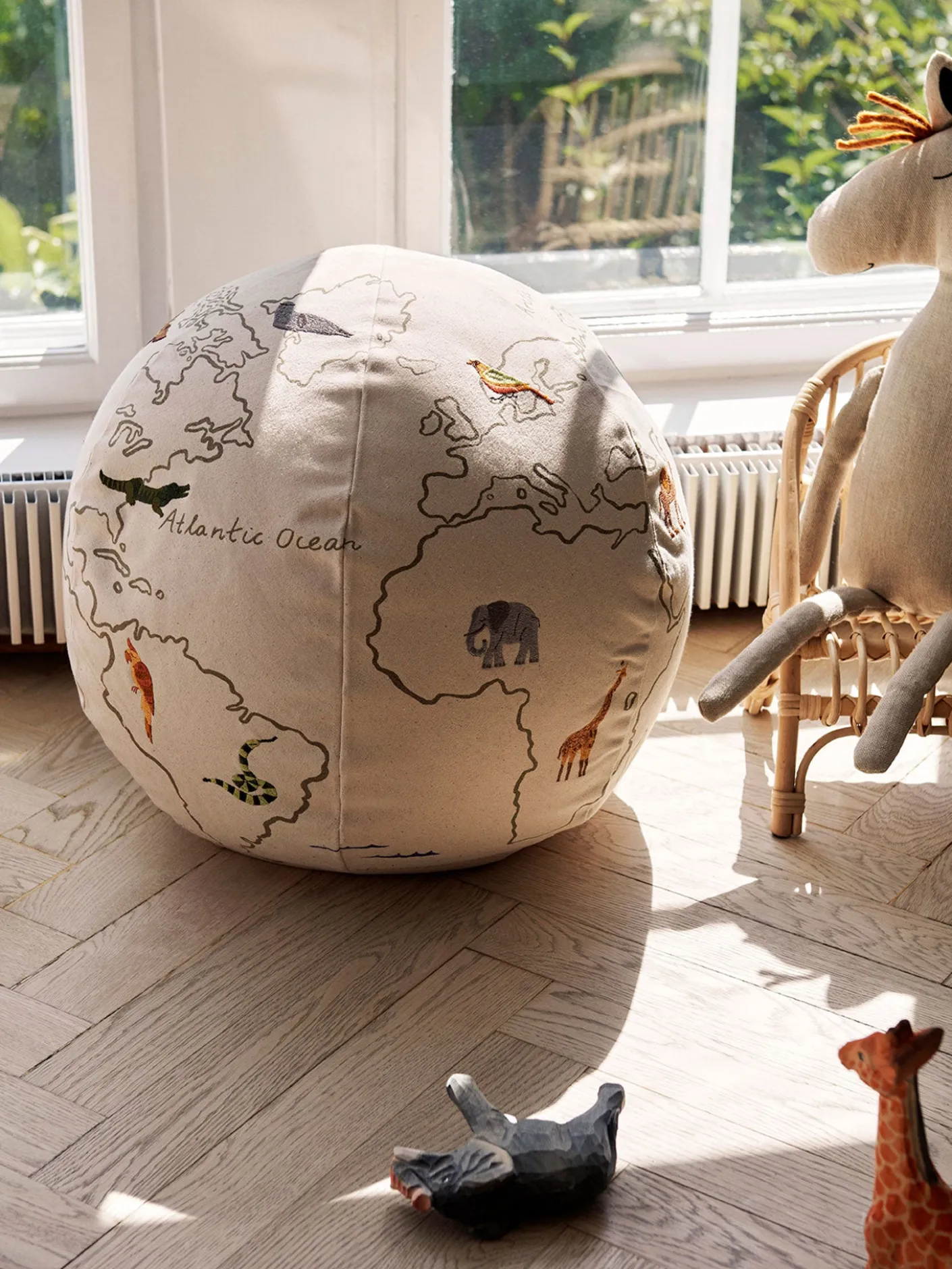 The World Pouf