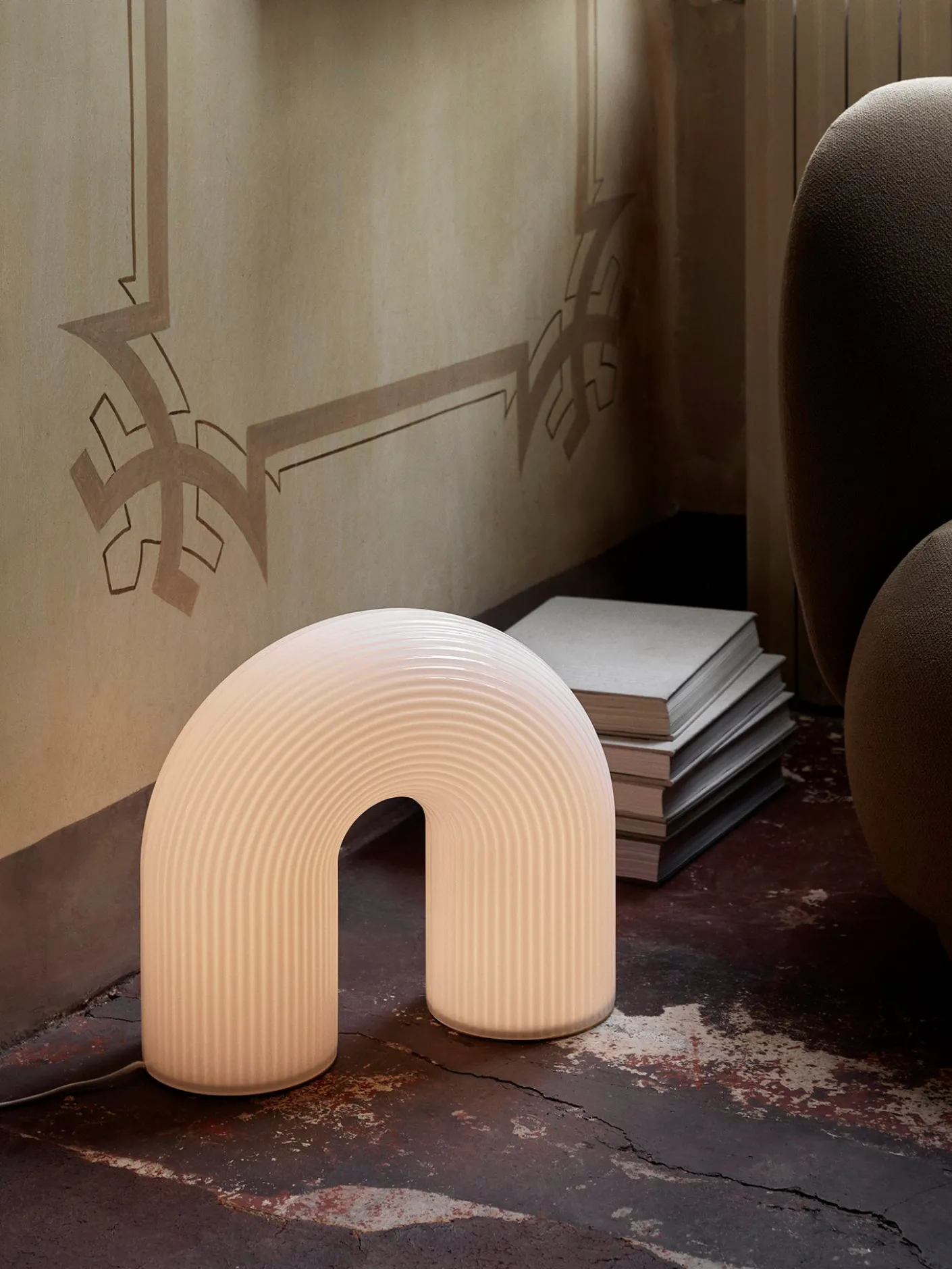 Vuelta Floor Lamp