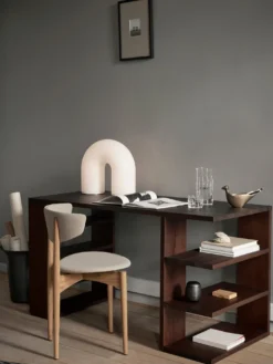 Vuelta Floor Lamp